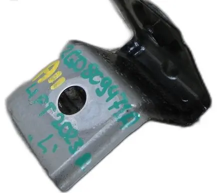 Volkswagen Polo VI Fender mounting bracket 