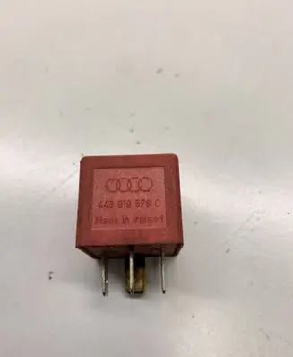 Volkswagen PASSAT B5 Other relay 443919578C 899519000 267