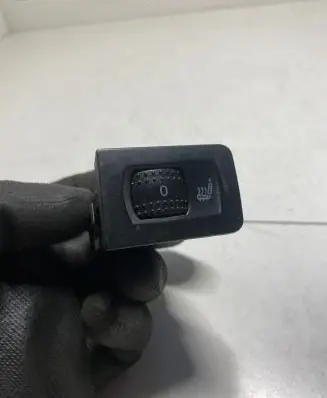 Volkswagen Golf IV Seat heating switch 1J0963564B