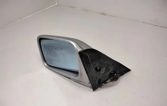BMW 3 E30 Manual wing mirror E10117143