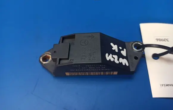 Mercedes-Benz E W211 Airbag deployment crash/impact sensor A0018209326