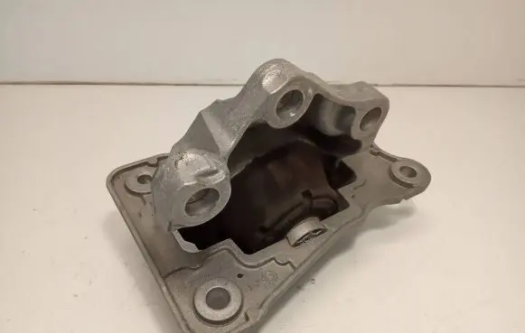 Volvo XC60 Engine mount bracket 31686886