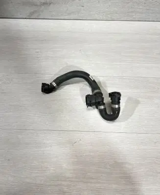 Engine coolant pipe/hose