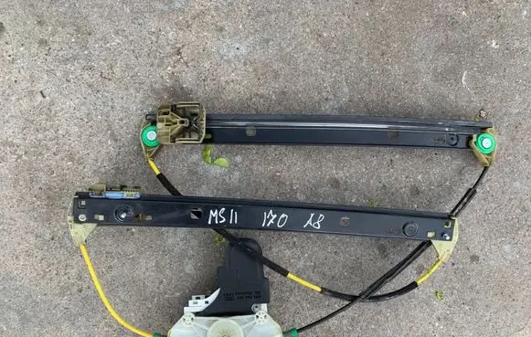 Audi A8 S8 D4 4H Front door window regulator with motor 4H0837462A