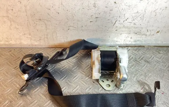 Lexus RX 450H Front seatbelt 7T3520P