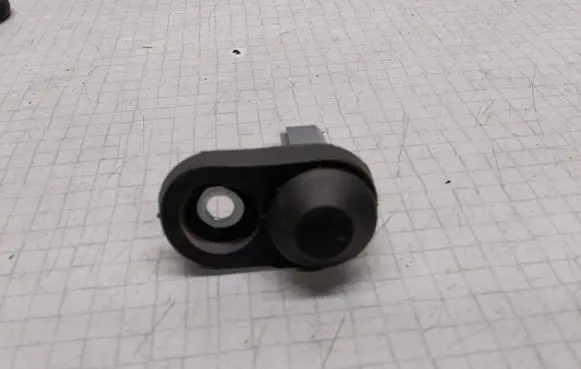 Toyota Corolla E120 E130 Front door sensor coupe 02E7