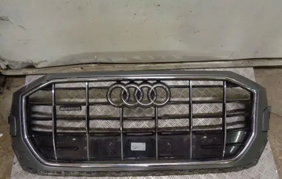 Audi Q8 Front bumper upper radiator grill 4M8853651
