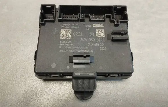 Volkswagen Tiguan Door control unit/module 3WA959394A 3WA959394