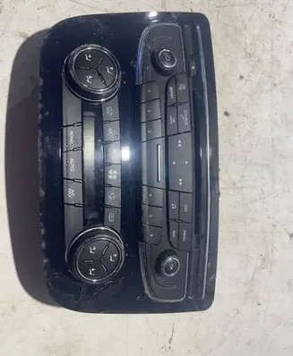 Peugeot 508 Climate control unit E1060945m01