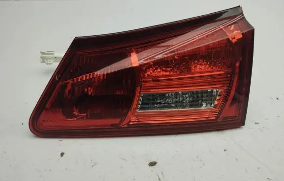 Lexus IS 220D-250-350 Tailgate rear/tail lights