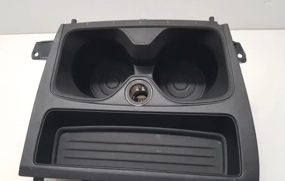 Cup holder front