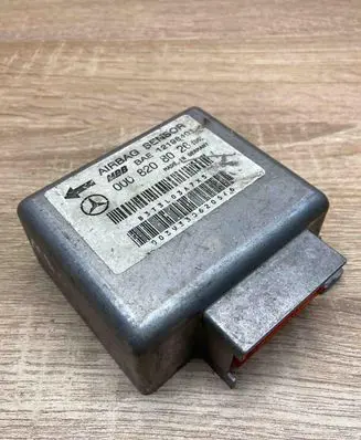 Mercedes-Benz C W202 Airbag control unit/module 0008208026