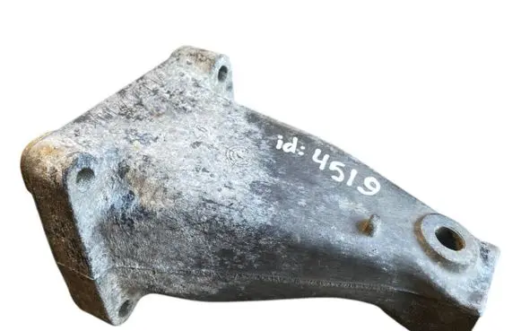 Mercedes-Benz E W211 Engine mounting bracket A61122340304