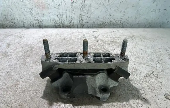 Jeep Grand Cherokee WL Gearbox mount 68576055AA