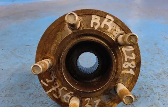 Ford Mustang VI Rear wheel bearing hub FR3Z1104G