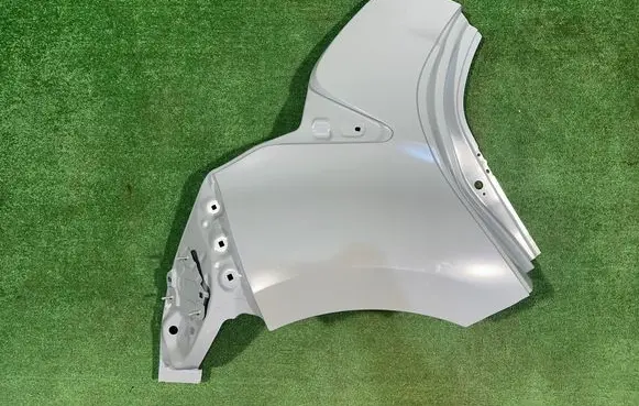 Toyota Yaris XP210 Fender YARISIVPRAWYTYLBLO