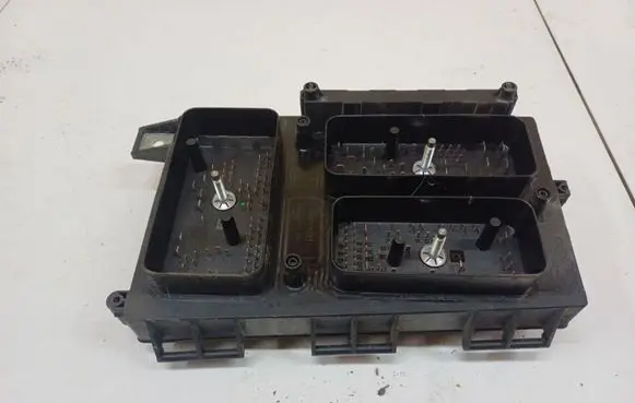 Opel Zafira B Fuse box set 13206748