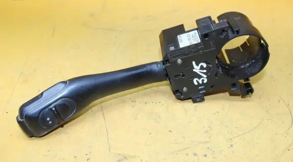 Volkswagen PASSAT B5 Indicator stalk 8L0953513J