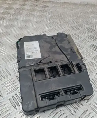 Renault Megane II Central body control module 8200525383