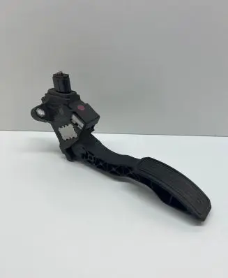 Toyota Avensis T270 Accelerator throttle pedal 7811002021 10160A 00424858276