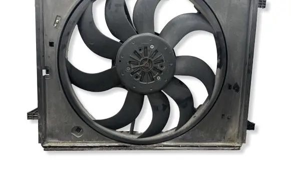 Maserati Levante Radiator cooling fan shroud 670038339 5020861 16486543