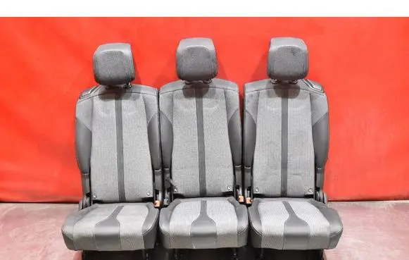 Peugeot 5008 Second row seats 