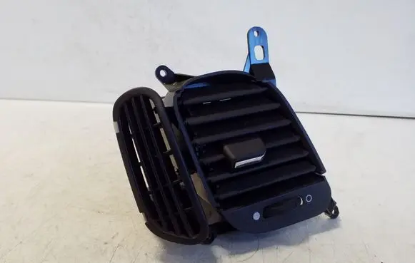 Iveco Daily 6th gen Dashboard side air vent grill/cover trim