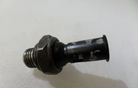 Volvo S80 Oil pressure sensor 