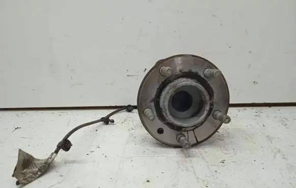 Volvo V40 Rear wheel hub