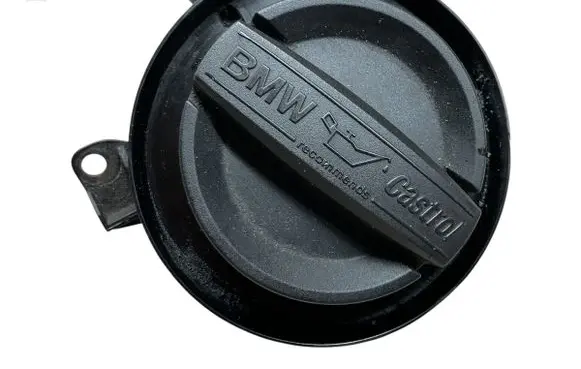 BMW 1 F20 F21 Oil filler cap 7810585 15265812