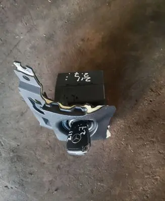 Mercedes-Benz E W211 Ignition lock 33002209
