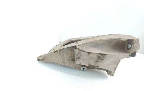 Volkswagen Transporter - Caravelle T5 Engine mounting bracket 7E0199370