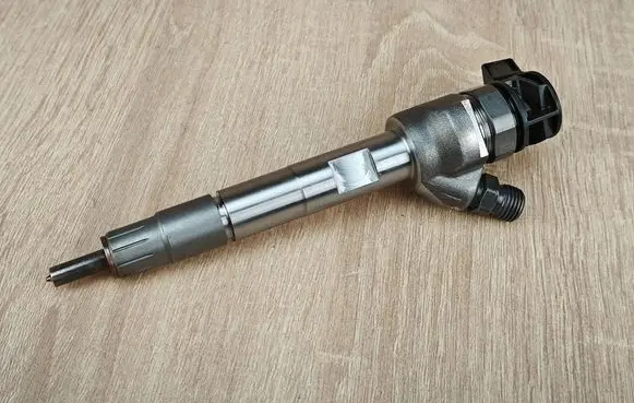 BMW 4 G22 G23 G24 G26 Fuel injector 8579236