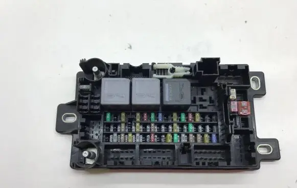 Jaguar E-Pace Relay mounting block J9C314N030AD 13012020 59CV11F08B