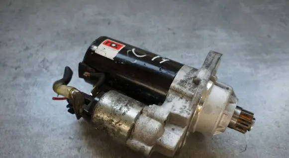 Volkswagen PASSAT CC Starter motor 402441992
