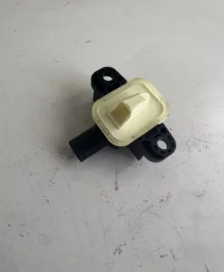 Jeep Grand Cherokee Airbag deployment crash/impact sensor A1668210351 56054084AA