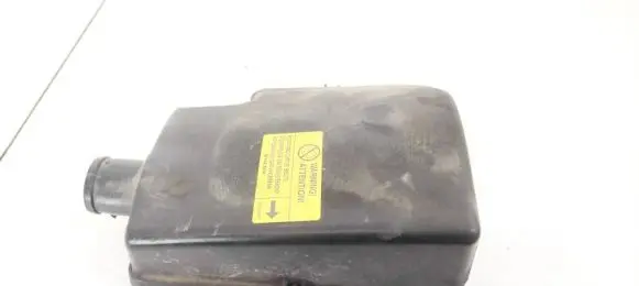 Volvo S80 Fuse box cover 8651137