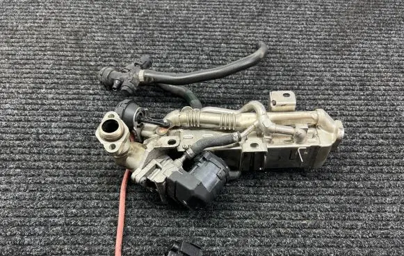 BMW 5 F10 F11 EGR valve 8476994