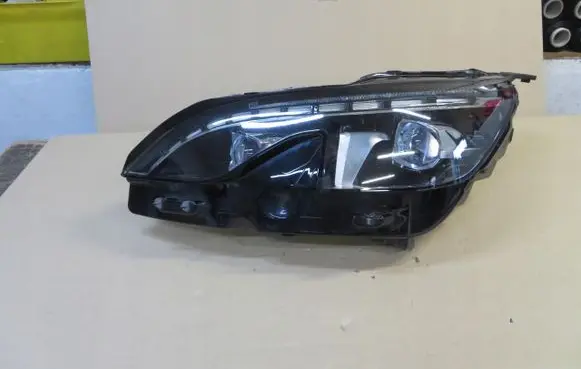 Peugeot 3008 II Headlight/headlamp 9826572780