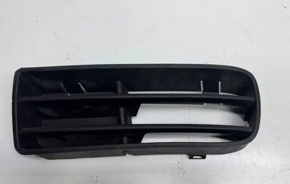 Volkswagen Golf IV Front bumper lower grill 1J0853665