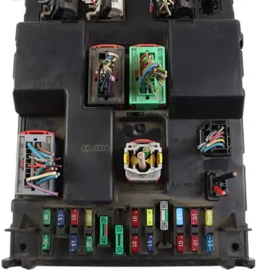 Peugeot 307 Fuse module 9651197580A 9651196880A BSI