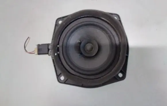 Mitsubishi Colt Front door speaker