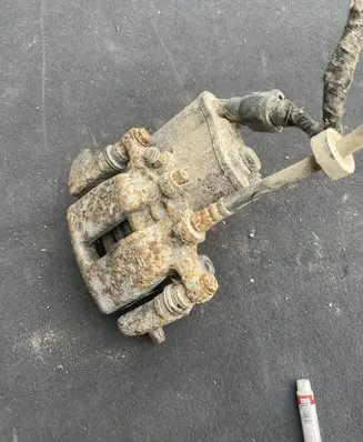 Audi A6 S6 C6 4F Rear brake caliper