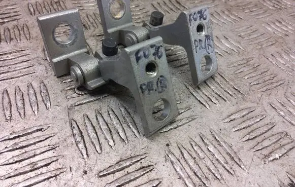 Volkswagen Golf VII Front door hinge set 8K0831402K
