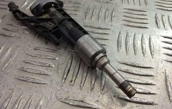 BMW X3 G01 Fuel injector 0261500541