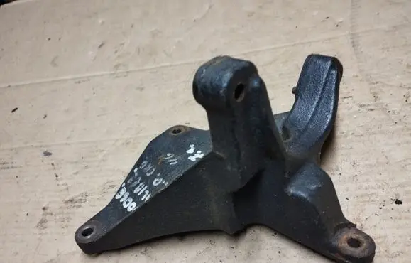 Dodge Caliber Engine mounting bracket