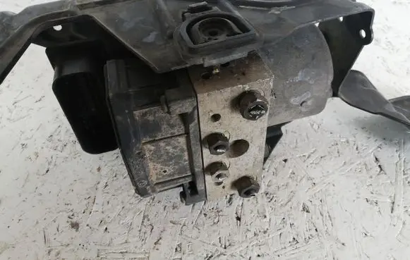 Ford Mondeo Mk III ABS Pump 0265800007