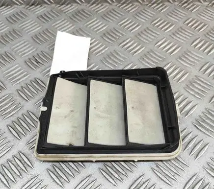 Peugeot 3008 III Quarter panel pressure vent 9831031680