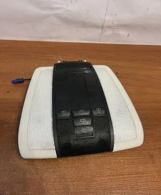 Mercedes-Benz C W204 Front seat light A2048202001 D762