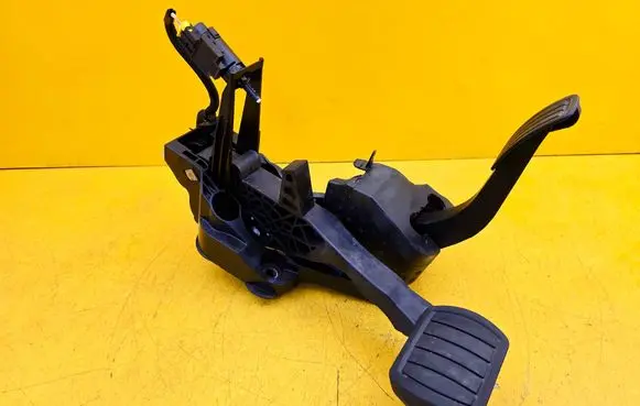 Peugeot 308 Pedal assembly 9832495680 9829019980 9845116580
